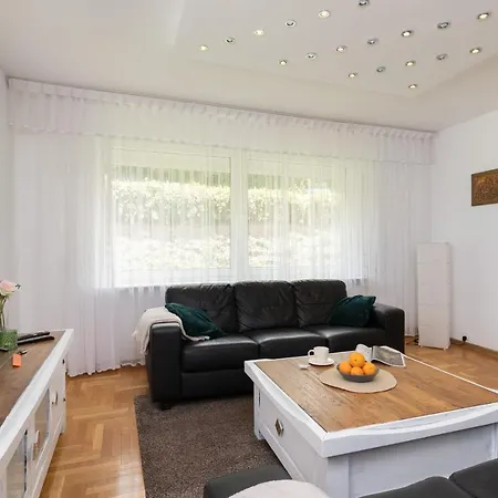 Apartment Seaview Lelewela By Renters *